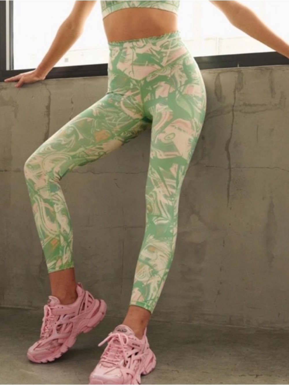 IVL High-Waist Green Marble Leggings — Sculpting Support Activewear Yoga Pilates